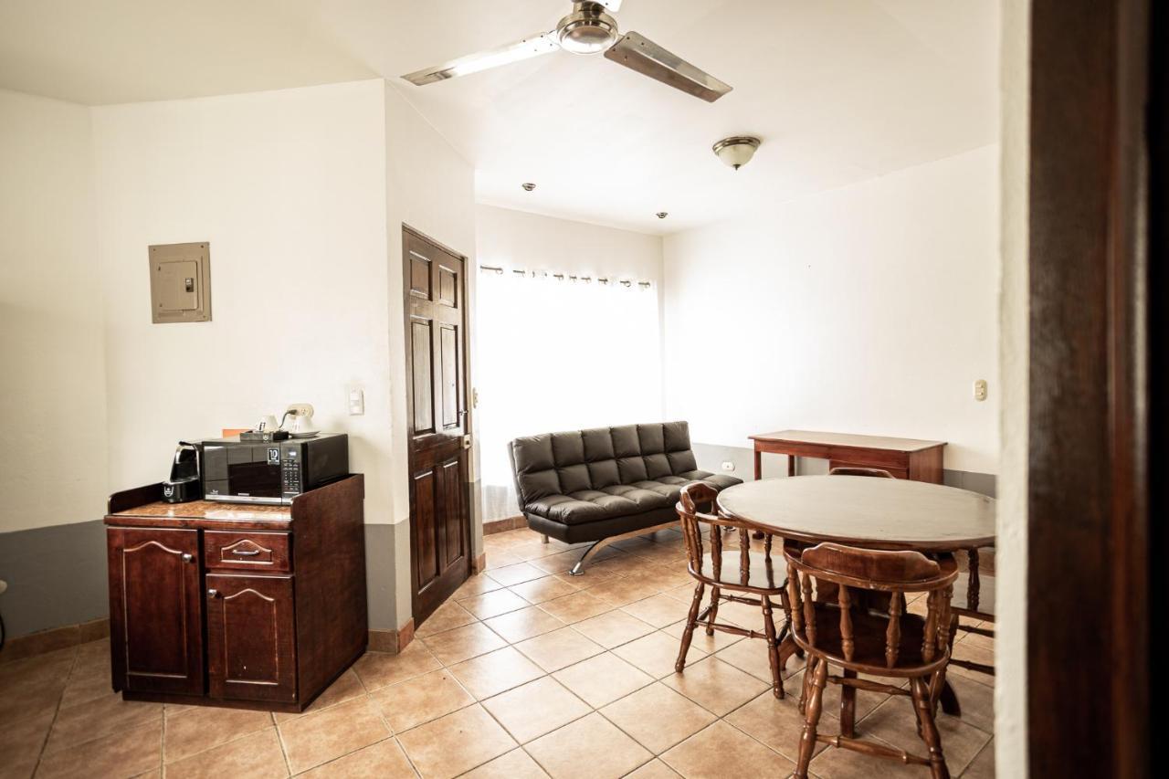 Hotel El Rancho Quepos Εξωτερικό φωτογραφία